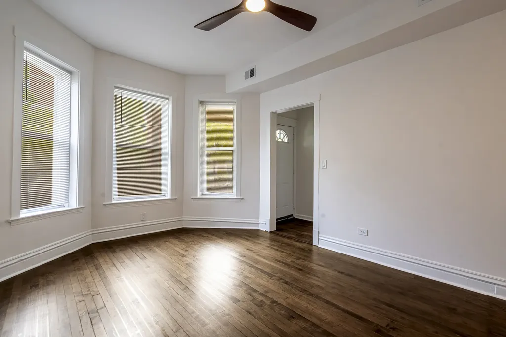 852 North Christiana Avenue Chicago IL 60651