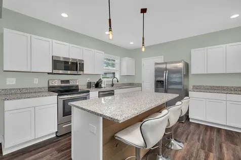 613 2ND Avenue Ottawa IL 61350