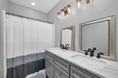 613 2ND Avenue Ottawa IL 61350