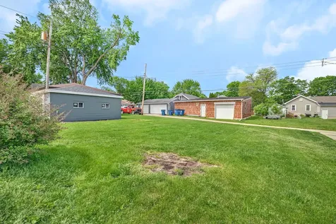 613 2ND Avenue Ottawa IL 61350