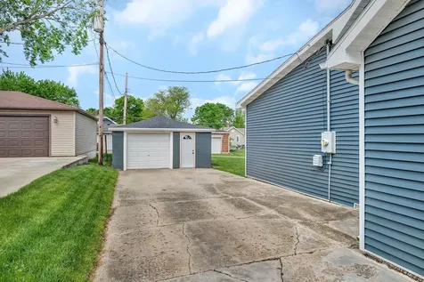 613 2ND Avenue Ottawa IL 61350