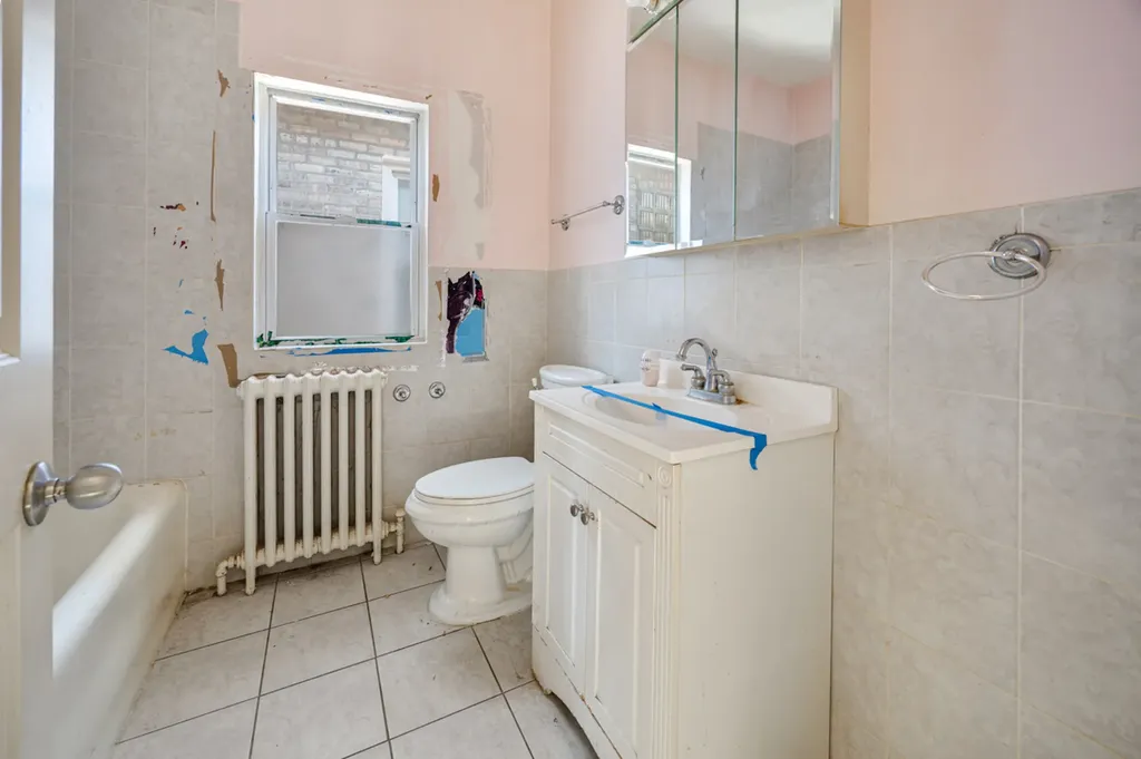 1748 North New England Avenue Chicago IL 60707