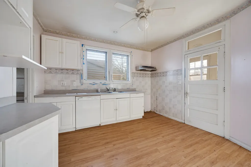 1748 North New England Avenue Chicago IL 60707