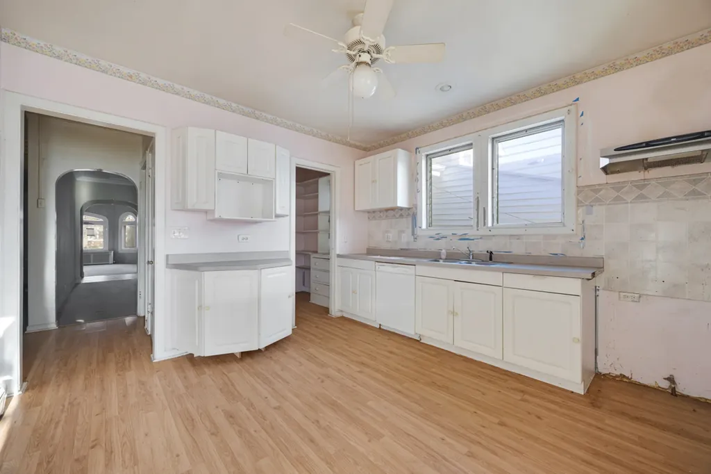 1748 North New England Avenue Chicago IL 60707
