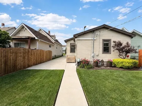 562 Liberty Street Joliet IL 60432