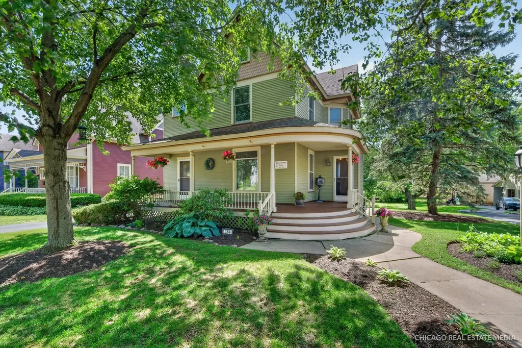 354 South Madison Street Woodstock IL 60098