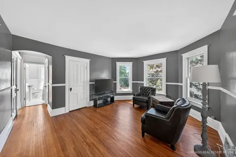 354 South Madison Street Woodstock IL 60098