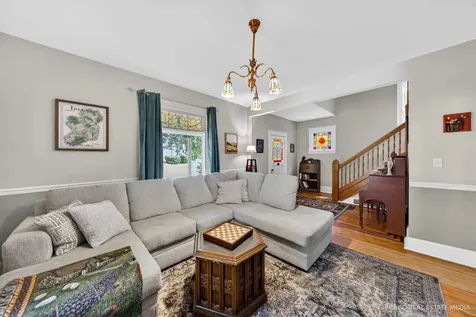 354 South Madison Street Woodstock IL 60098