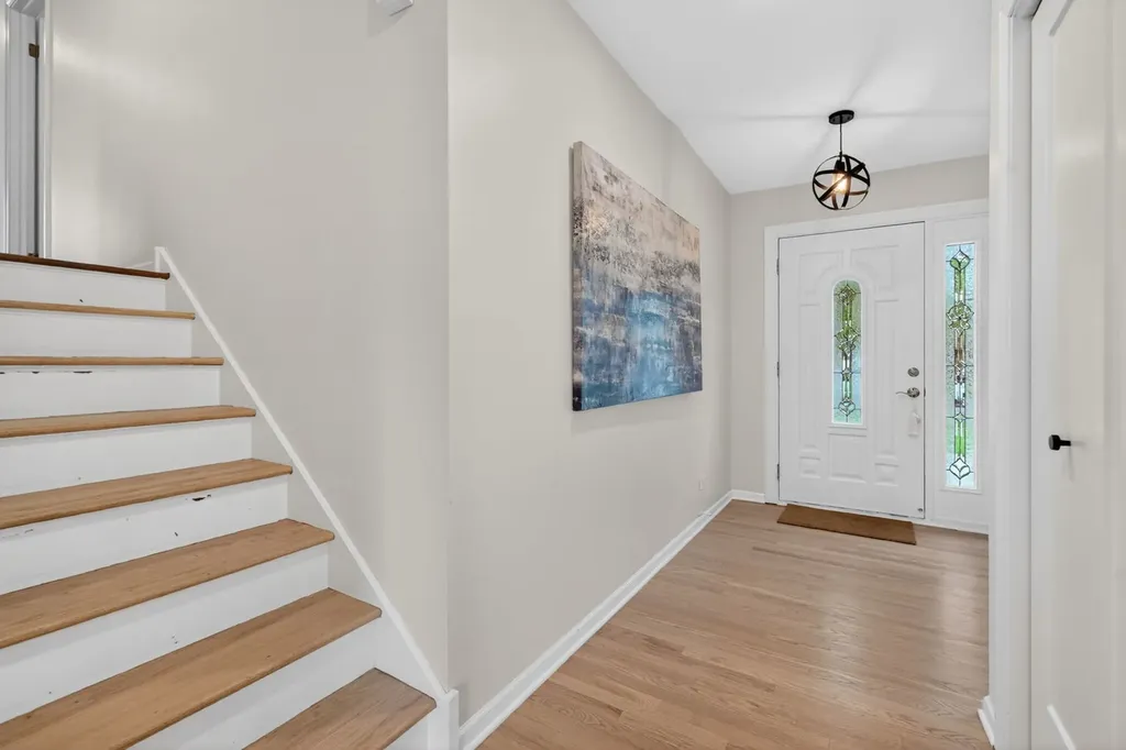 8632 Clifford Drive Darien IL 60561