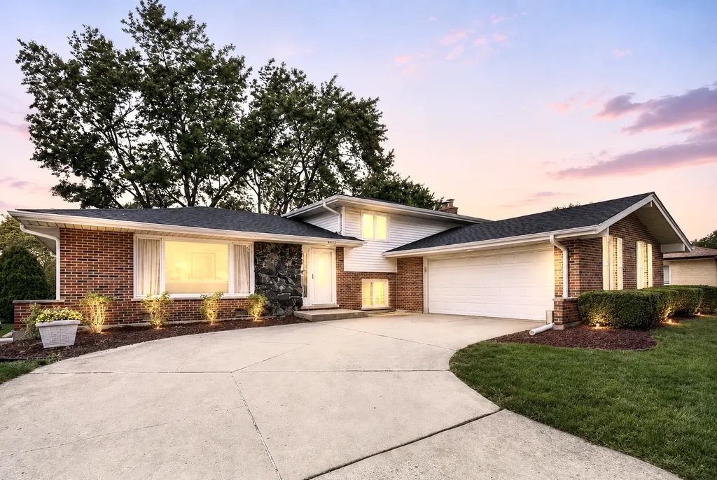 8632 Clifford Drive Darien IL 60561