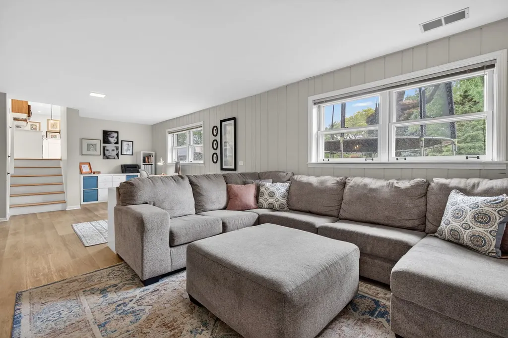 8632 Clifford Drive Darien IL 60561