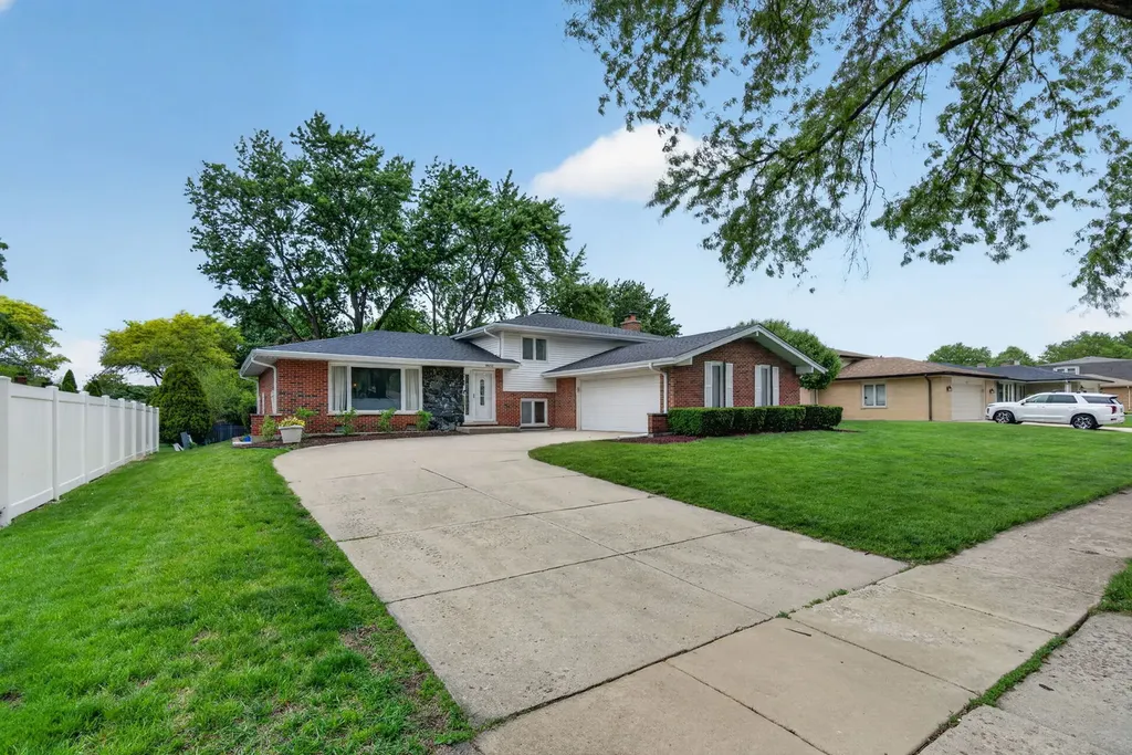 8632 Clifford Drive Darien IL 60561