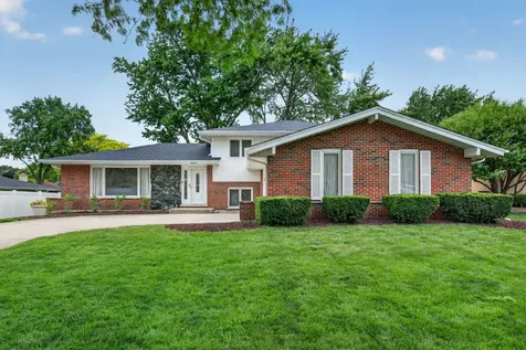 8632 Clifford Drive Darien IL 60561