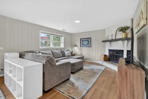 8632 Clifford Drive Darien IL 60561