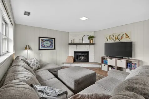 8632 Clifford Drive Darien IL 60561