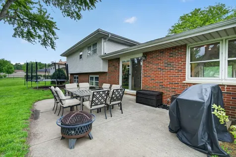 8632 Clifford Drive Darien IL 60561