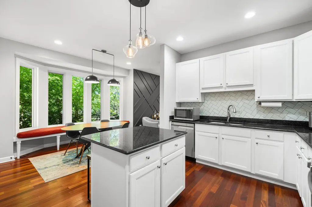 3151 North Honore Street Chicago IL 60657