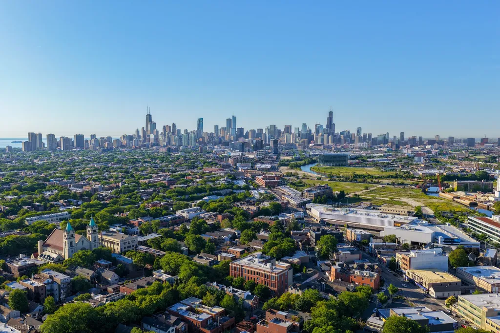 1541 West Montana Street Chicago IL 60614