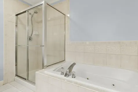 200 North River Lane Geneva IL 60134