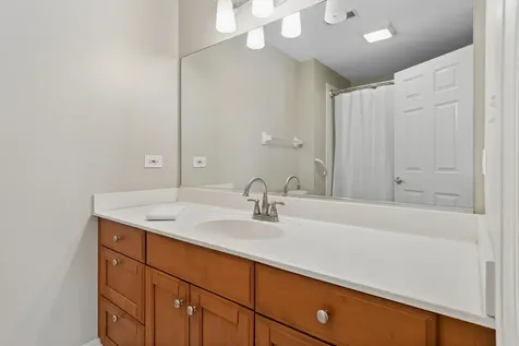 200 North River Lane Geneva IL 60134