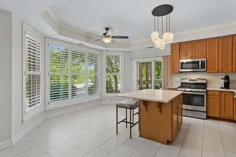 200 North River Lane Geneva IL 60134