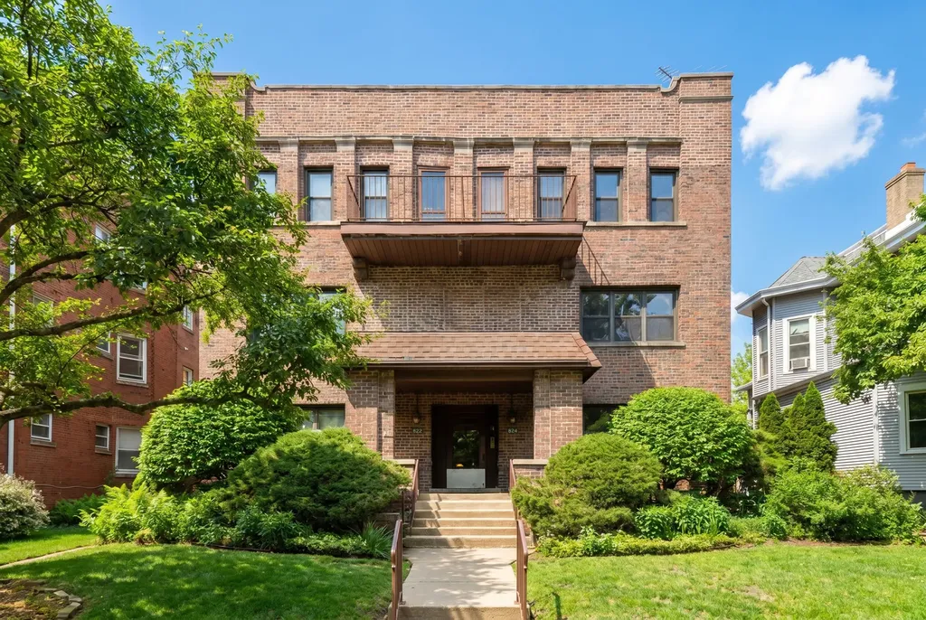 824 Hinman Avenue Evanston IL 60202