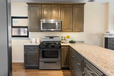 824 Hinman Avenue Evanston IL 60202