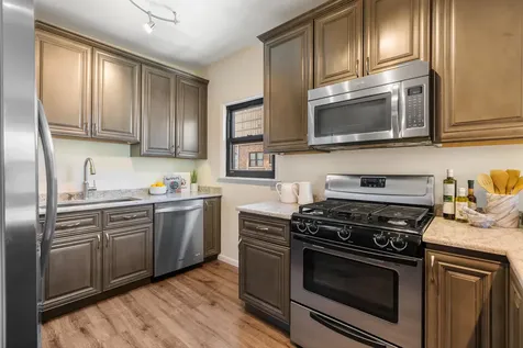 824 Hinman Avenue Evanston IL 60202