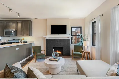 824 Hinman Avenue Evanston IL 60202