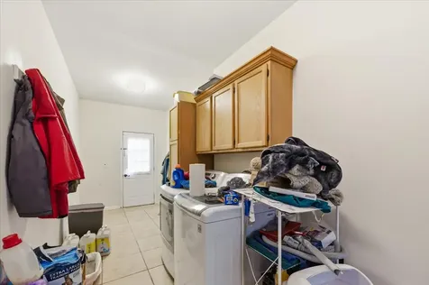 445 Greenview Lane Oswego IL 60543