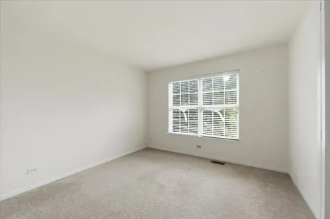 445 Greenview Lane Oswego IL 60543