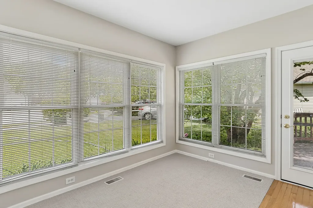 217 Meadowview Lane Aurora IL 60502