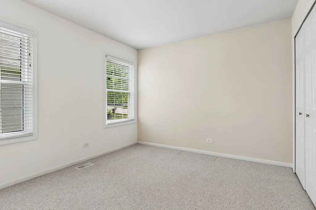 217 Meadowview Lane Aurora IL 60502