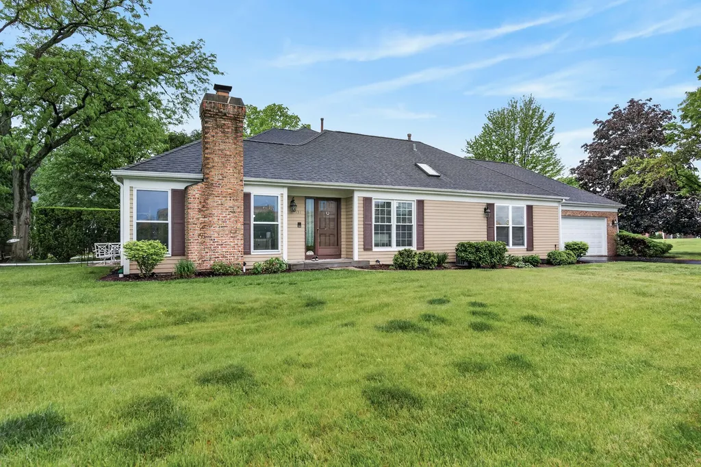 131 Camden Court Lincolnshire IL 60069