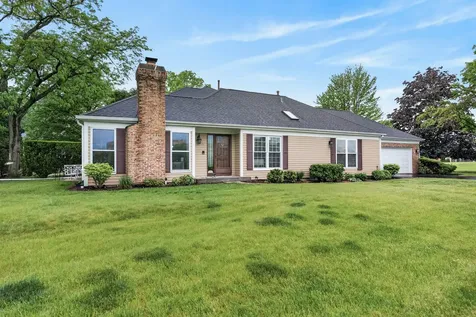 131 Camden Court Lincolnshire IL 60069