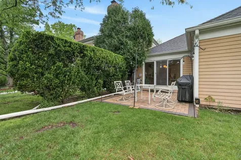 131 Camden Court Lincolnshire IL 60069