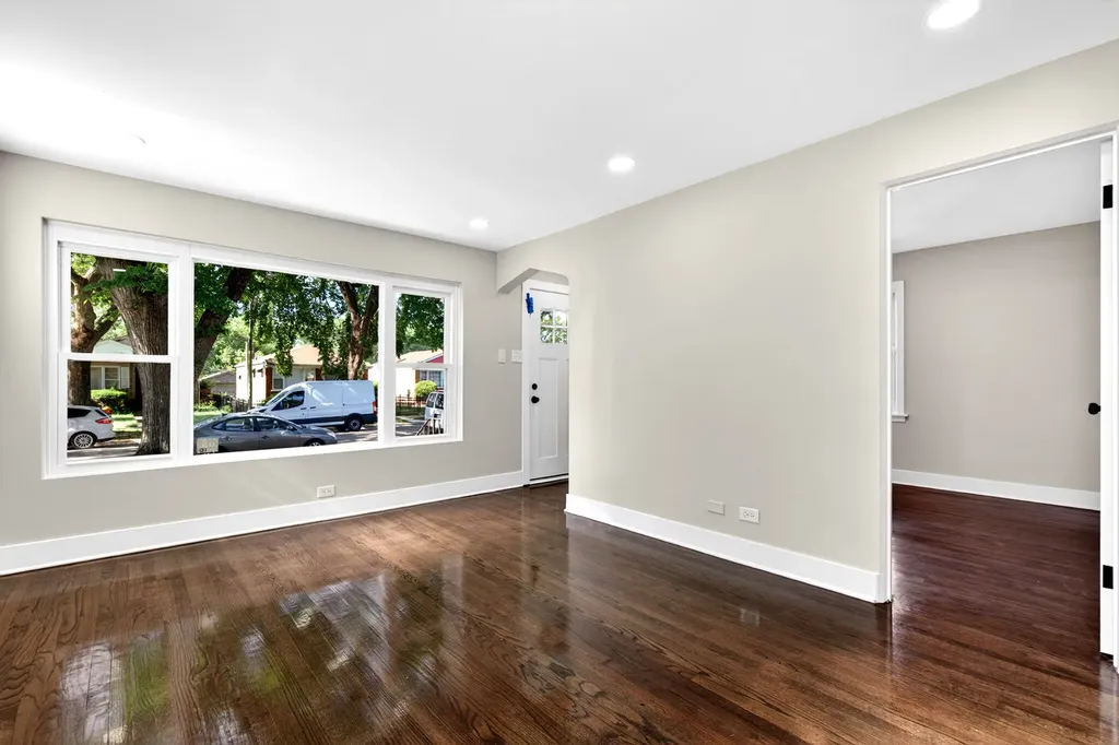 114 West 126th Place Chicago IL 60628