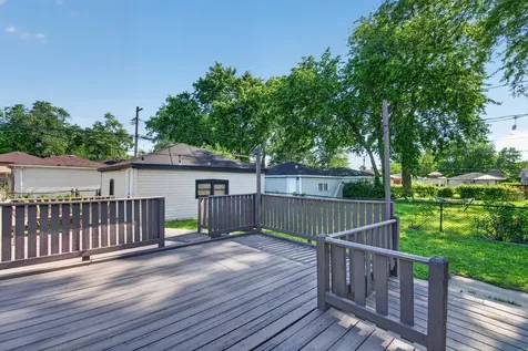 114 West 126th Place Chicago IL 60628