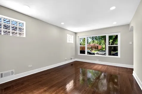 114 West 126th Place Chicago IL 60628