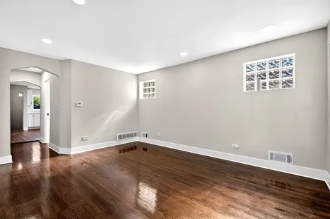 114 West 126th Place Chicago IL 60628