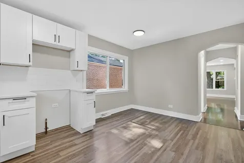 114 West 126th Place Chicago IL 60628