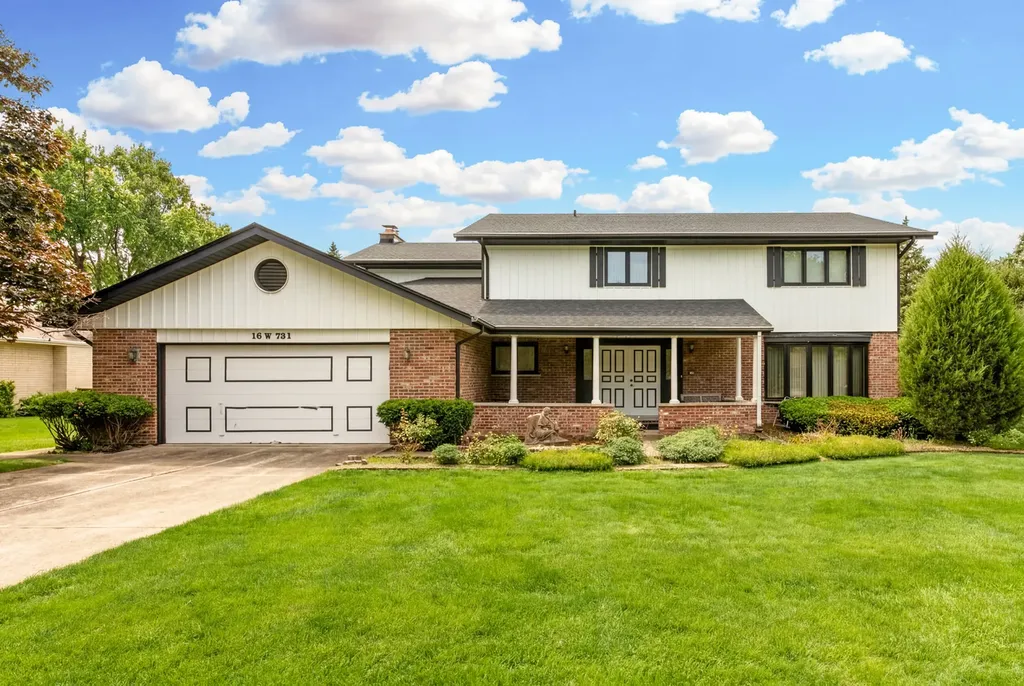 16W731 89TH Place Willowbrook IL 60527