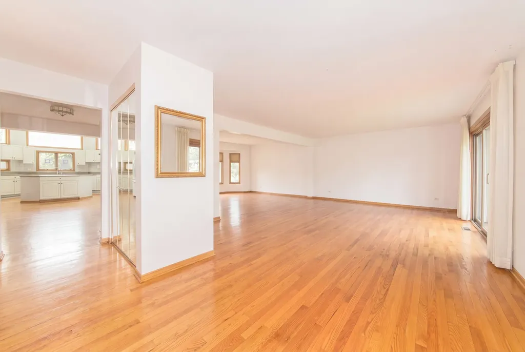 16W731 89TH Place Willowbrook IL 60527