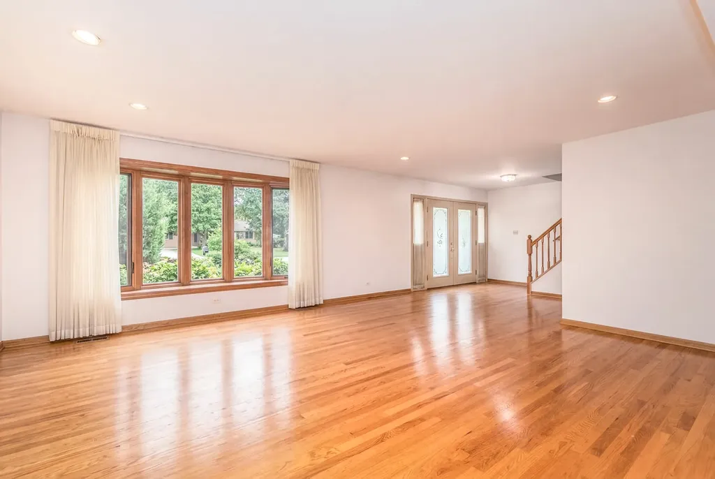 16W731 89TH Place Willowbrook IL 60527