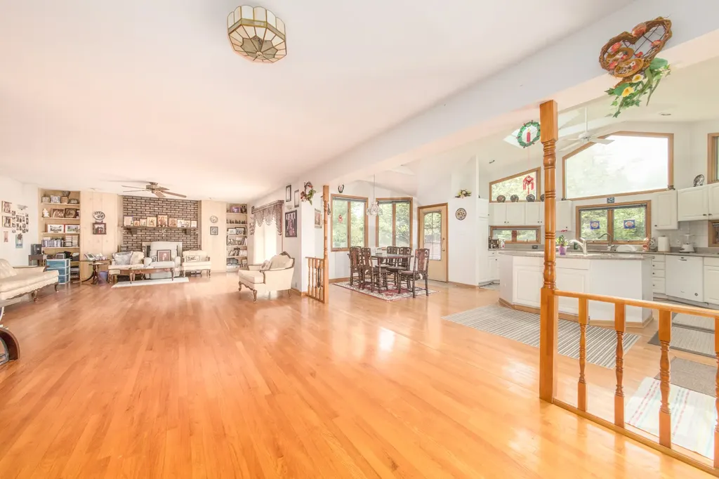 16W731 89TH Place Willowbrook IL 60527