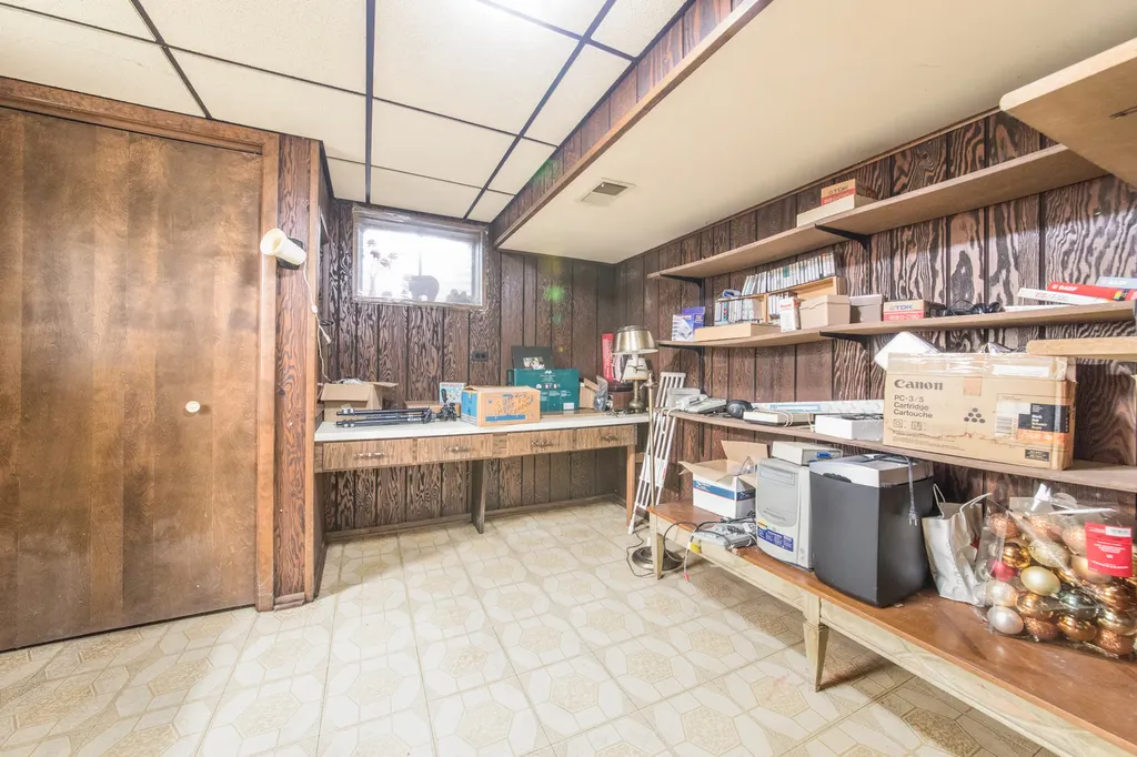16W731 89TH Place Willowbrook IL 60527