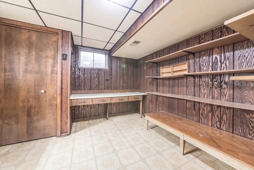 16W731 89TH Place Willowbrook IL 60527