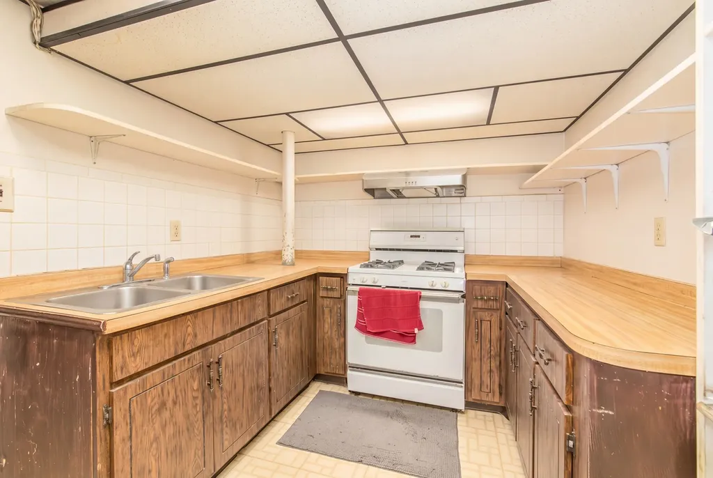 16W731 89TH Place Willowbrook IL 60527