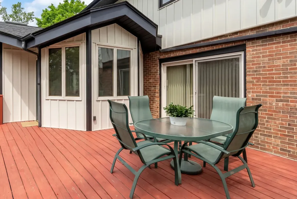 16W731 89TH Place Willowbrook IL 60527