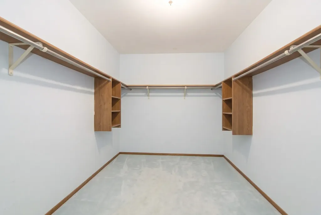 16W731 89TH Place Willowbrook IL 60527